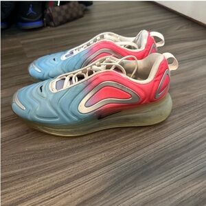 Nike Women's Blue and Pink Gradient Sneakers